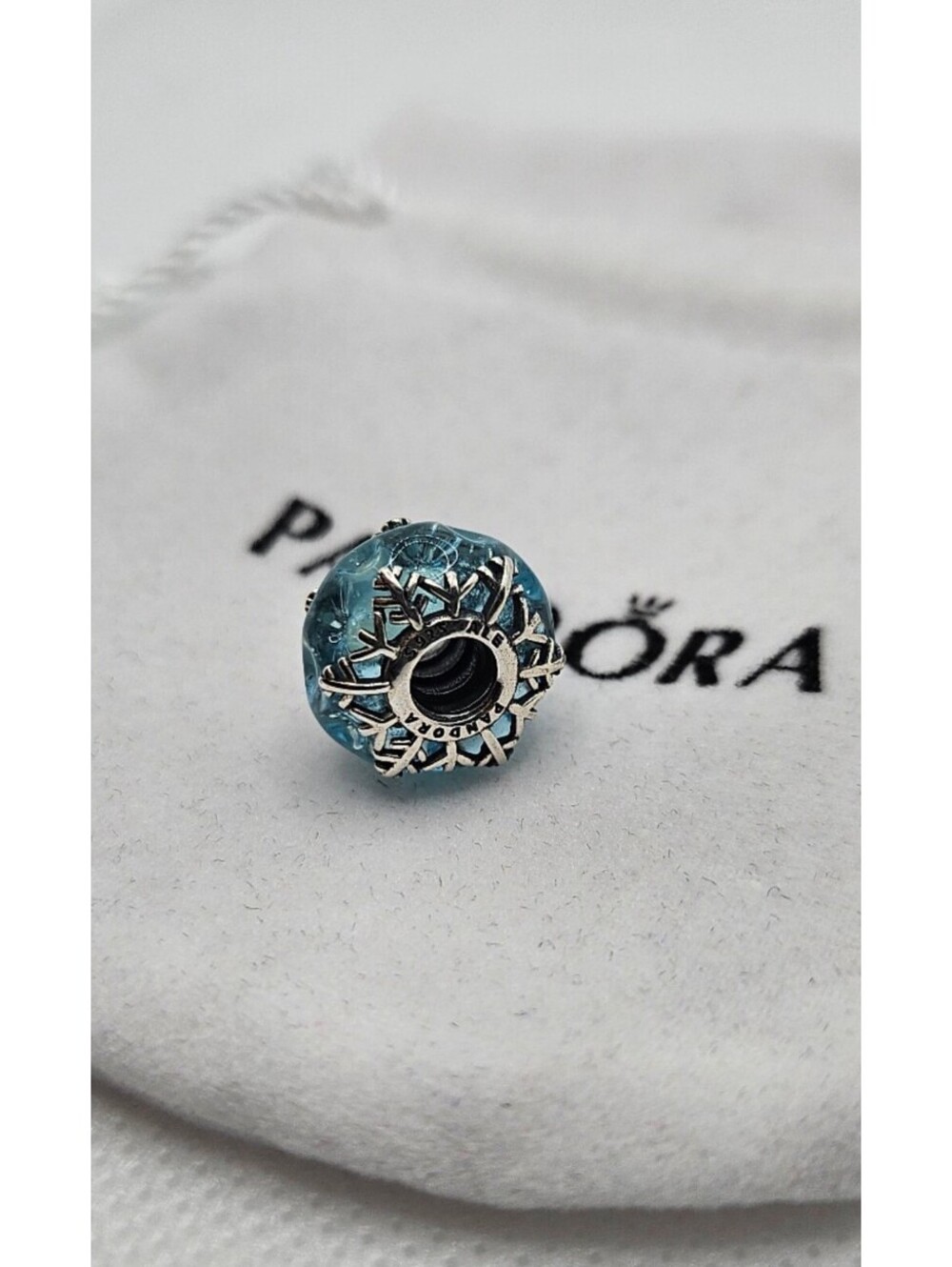 New 100% Authentic PANDORA 925 Winter Blue Snowflake Murano Charm 792377C00